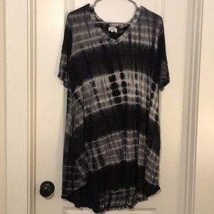 Black and white marbled shift dress//Piko